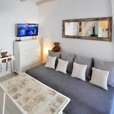 בית נופש Large Homes With Fireplace And Garden רוסינובו